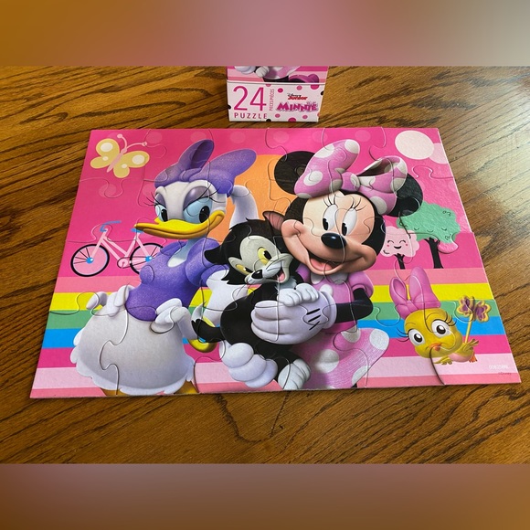 Disney Junior Minnie Mouse 24 pc Puzzle - Picture 1 of 3